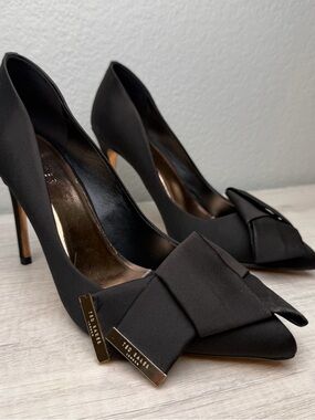 Ted Baker Black Bow Pointed-Toe Stiletto Pumps Size 9